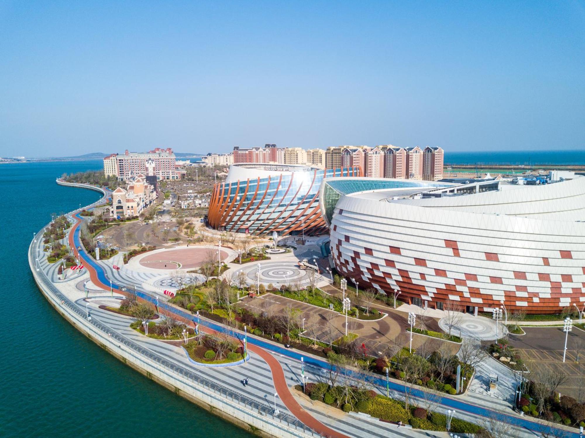 Doubletree By Hilton Qingdao Oriental Movie Metropolis Hotel Exterior photo